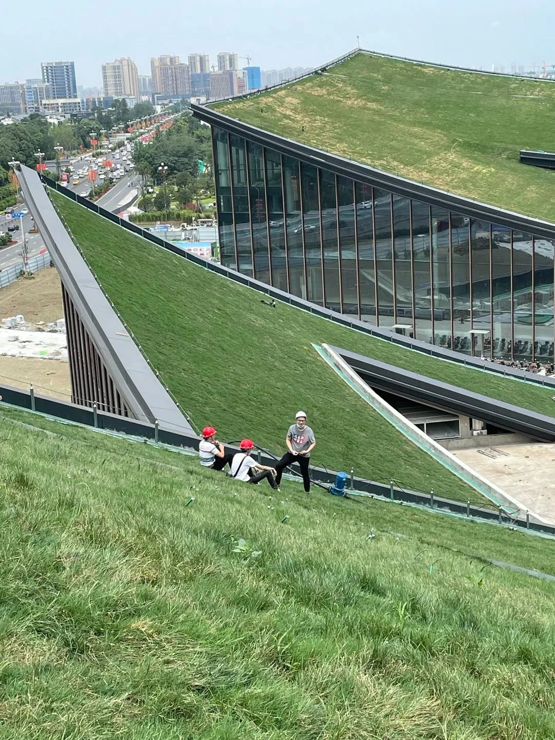 成都市当代艺术馆与人文艺术图书馆 / 中建西南院