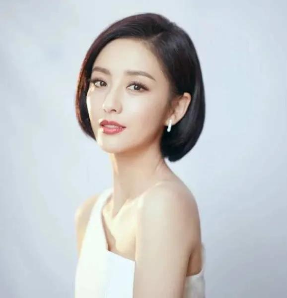 佟丽娅短发造型真漂亮
