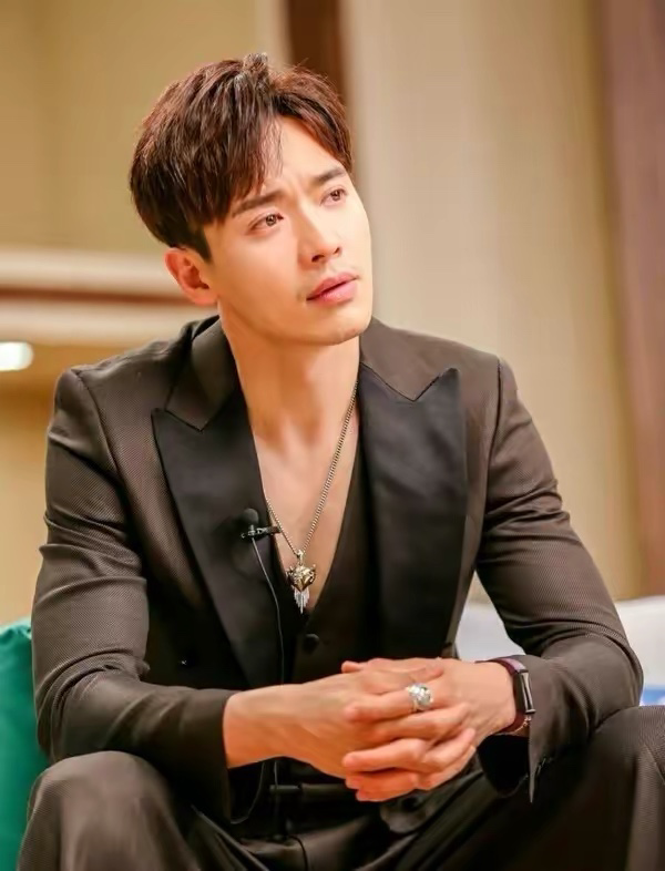 董璇高云翔离婚三年,两个人的生活,一个天上一个地下