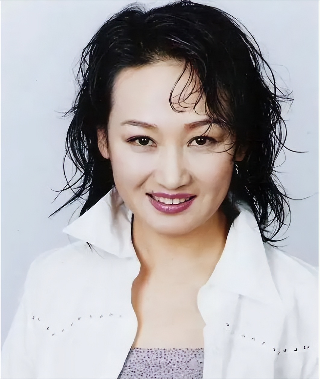 哈斯高娃:离婚后不再嫁人,她与腾格尔的婚姻到底受了多少委屈?