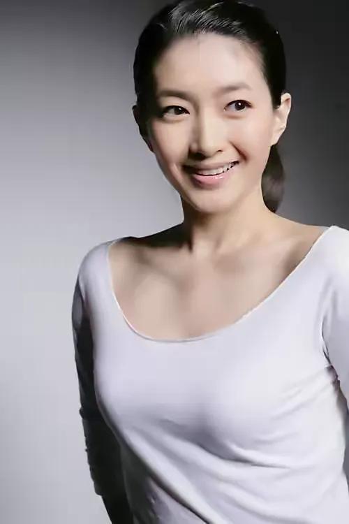 女星江疏影—温柔如水，美丽动人