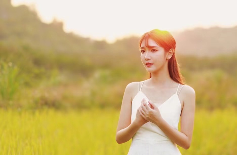 攝影技巧：學(xué)會戶外人像的7種核心拍法，你也能拍美美的風(fēng)光人像