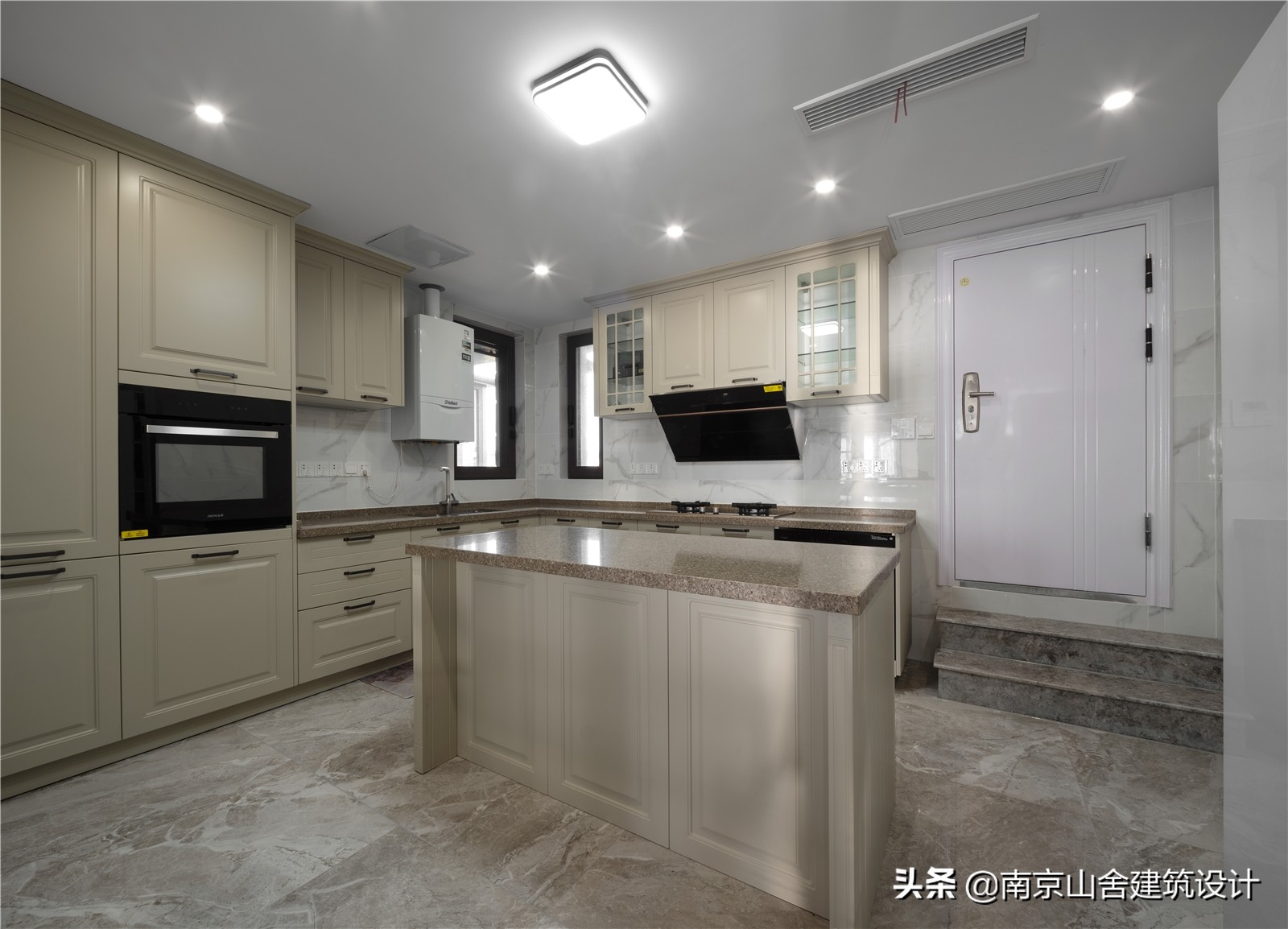年龄差 | 四平八稳的现代美式