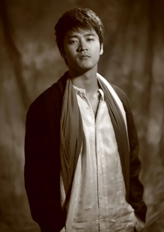 悲情男主尚于博:28岁从高楼一跃而下,只留下18个字和母亲的眼泪