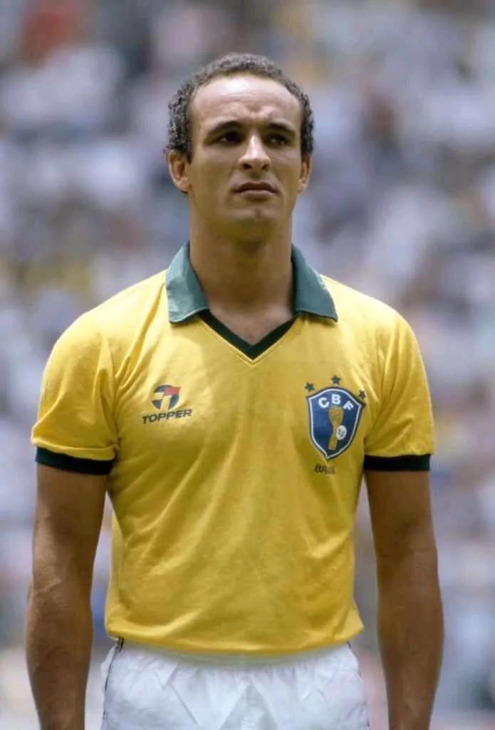 86年世界杯巴西队对西班牙（1986世界杯赛上的桑巴军团-巴西队）