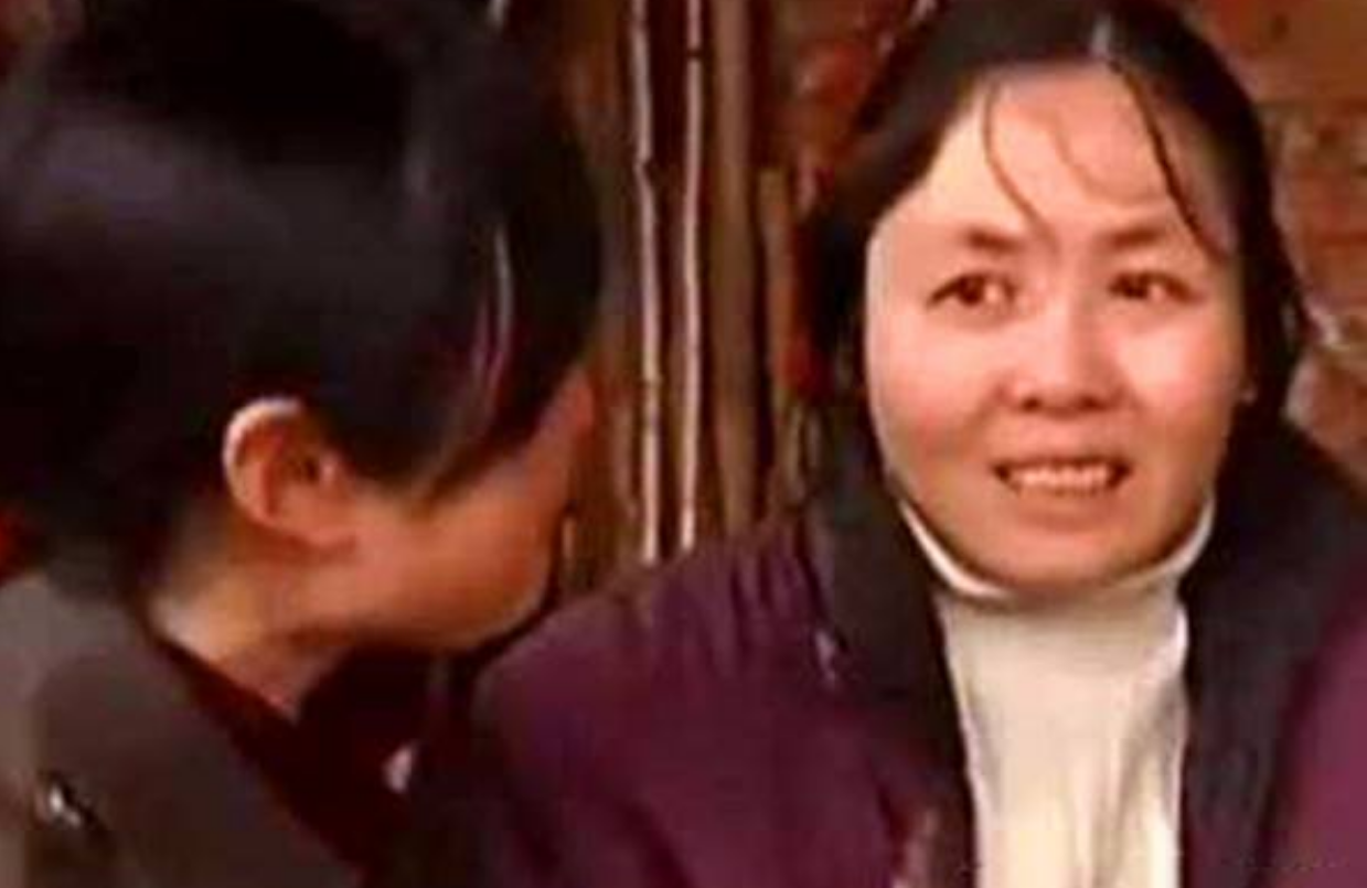 1995年，四川女大学生被120元卖给55岁老汉，2人跟牲口住了17年