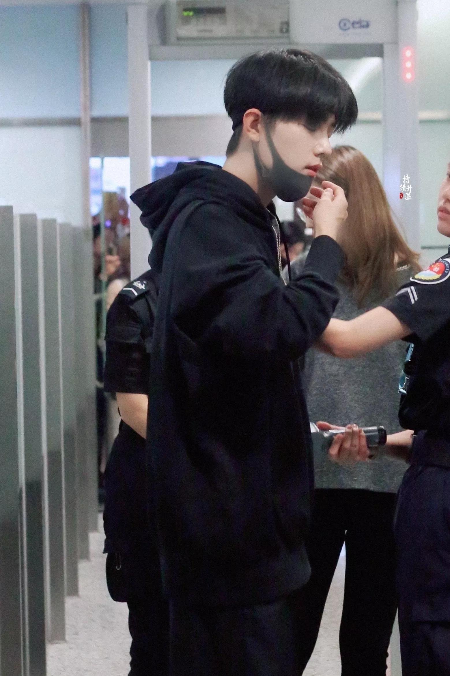 考古肖战:2018年9月—12月机场时间线汇总,今天请叫我收图狂魔