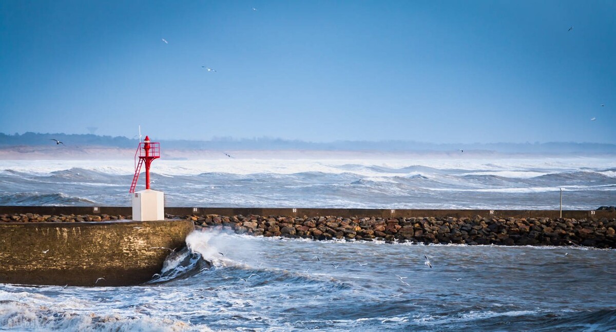 风是很重很重的