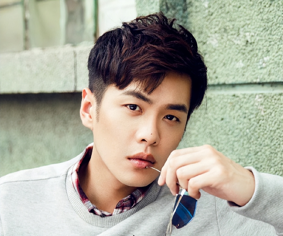 “龙须刘海”不要轻易尝试！有人仙气十足，有人酷似蟑螂精