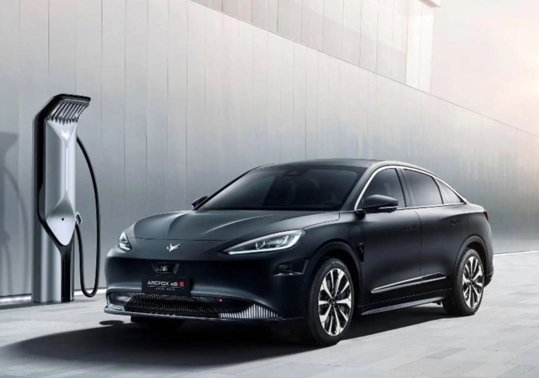 交付时间表来了！极狐阿尔法S全新HI版有哪些“意料之外”