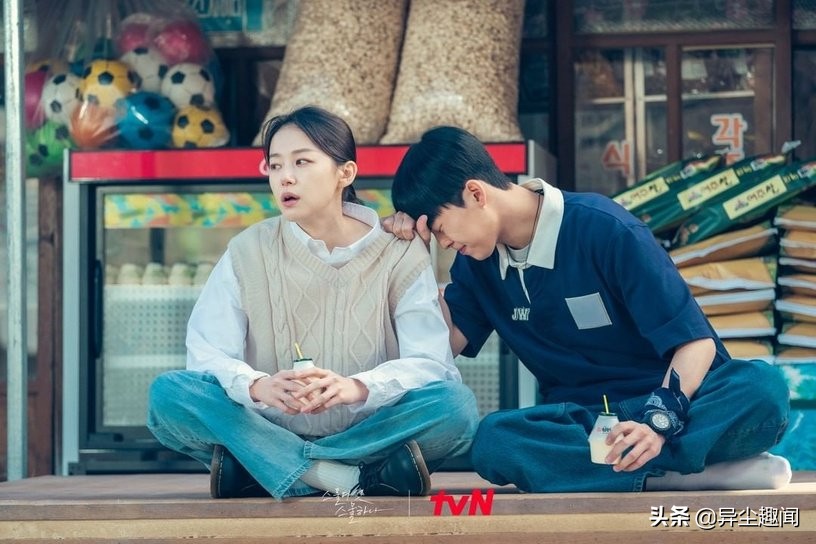 非官配却超搭的CP！《二十五，二十一》智雄&升婉超强CP感引热议