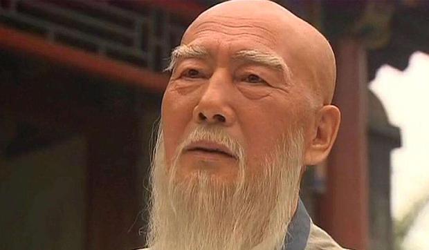 他出身西藏密宗,武功一流,驰名江湖,却被全真教铁链穿骨,囚禁10年