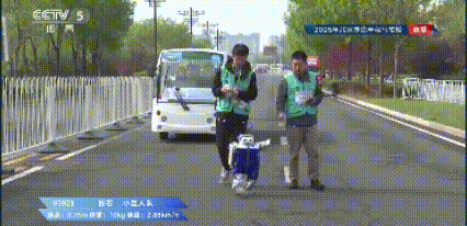 AI观察|人形机器人半马赛，娱乐背后的“路线之争”