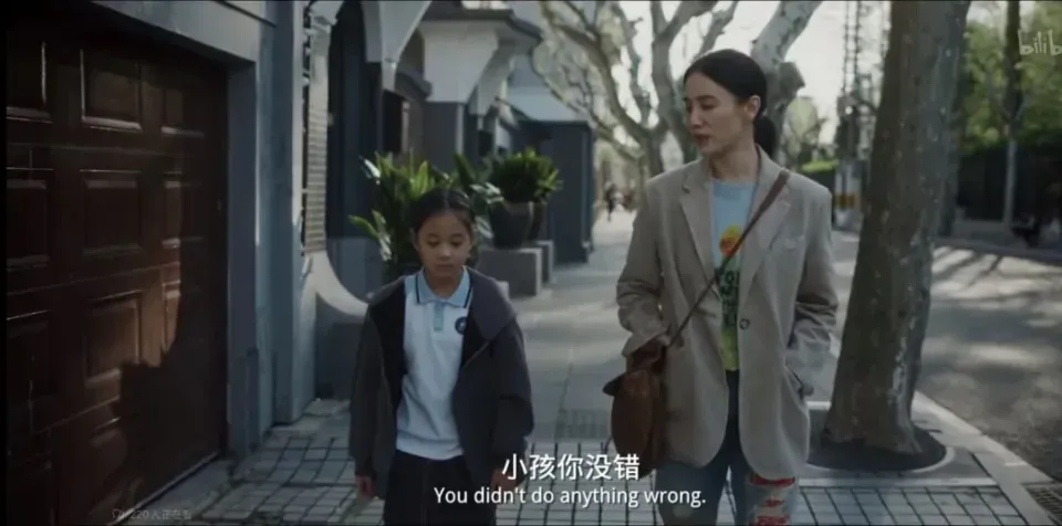 不是千元包火了,是时尚消费和传播的逻辑变了