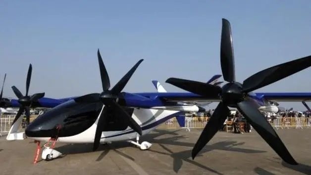 中直股份"AR-E3000"eVTOL成功首飞