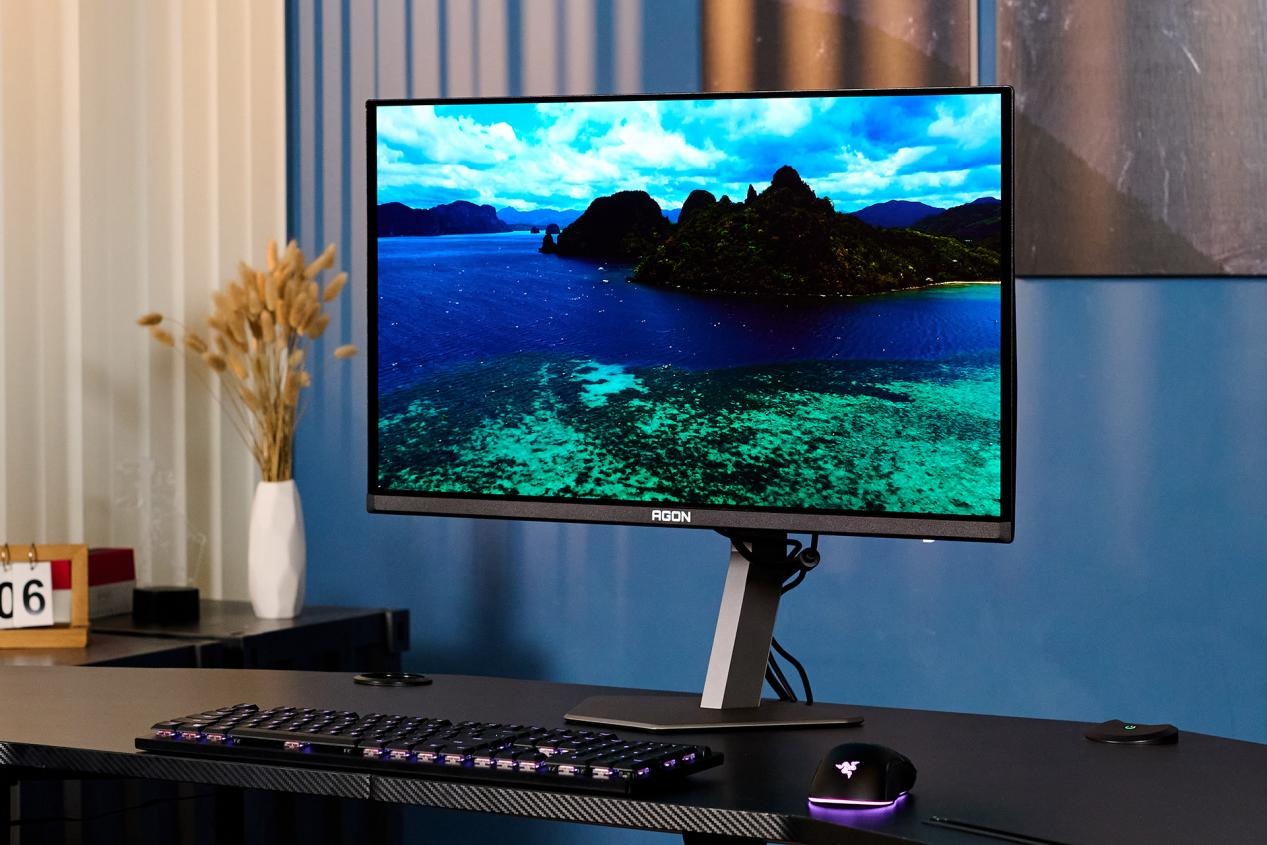AGON AG276UZD QD-OLED显示器评测：4K240Hz的视觉盛宴