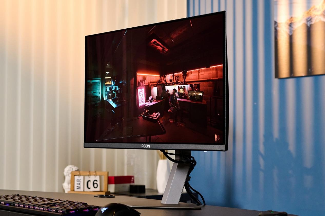 AGON AG276UZD QD-OLED显示器评测：4K240Hz的视觉盛宴