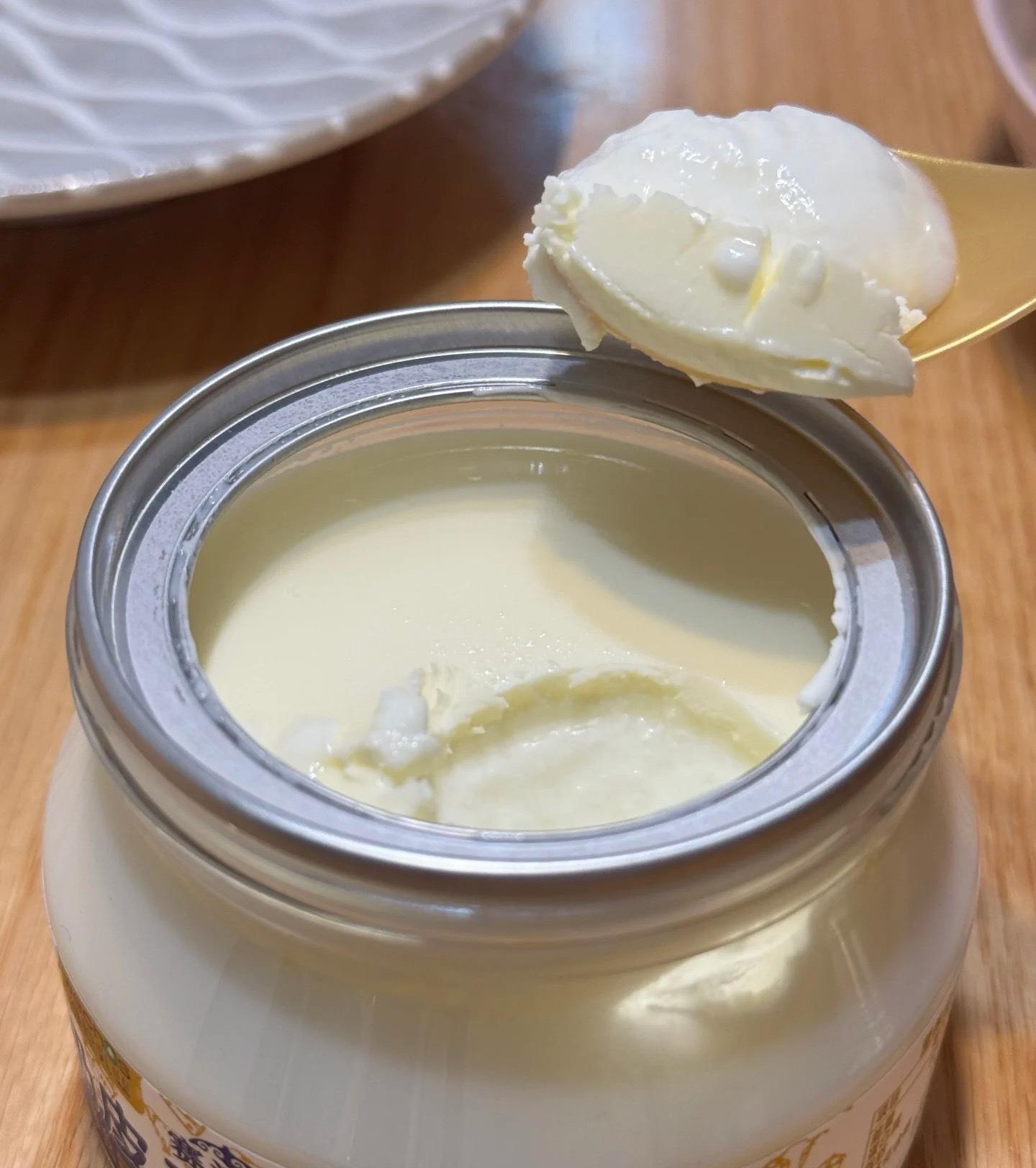 最近爆火的奶皮子酸奶是“热量刺客”吗？咋做出来的？