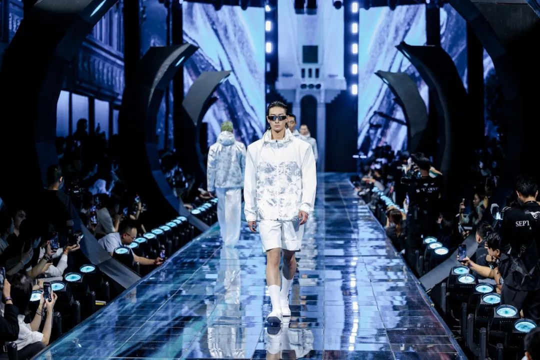 以多彩织就男性美学的新经纬