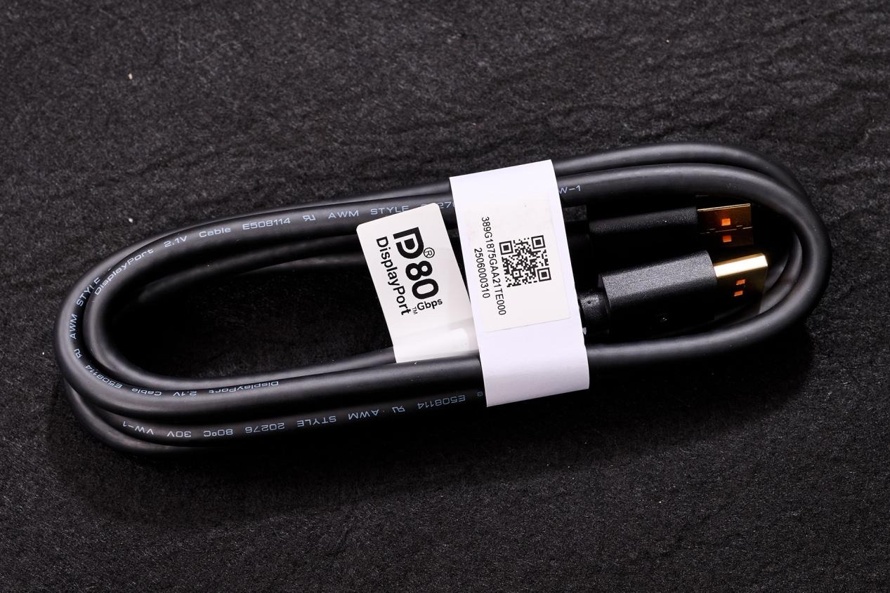 AGON AG276UZD QD-OLED显示器评测：4K240Hz的视觉盛宴