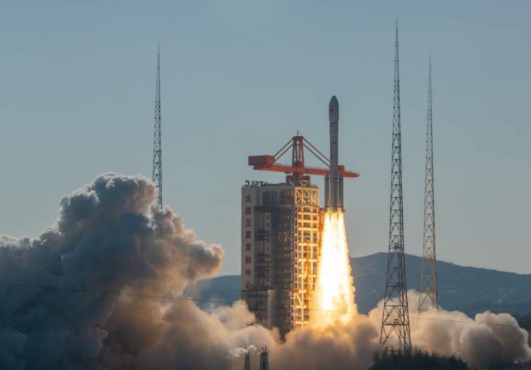 一箭18星，千帆星座亮相2025“中国航天日”，商业航天未来如何改变人类生活？｜海上生明月