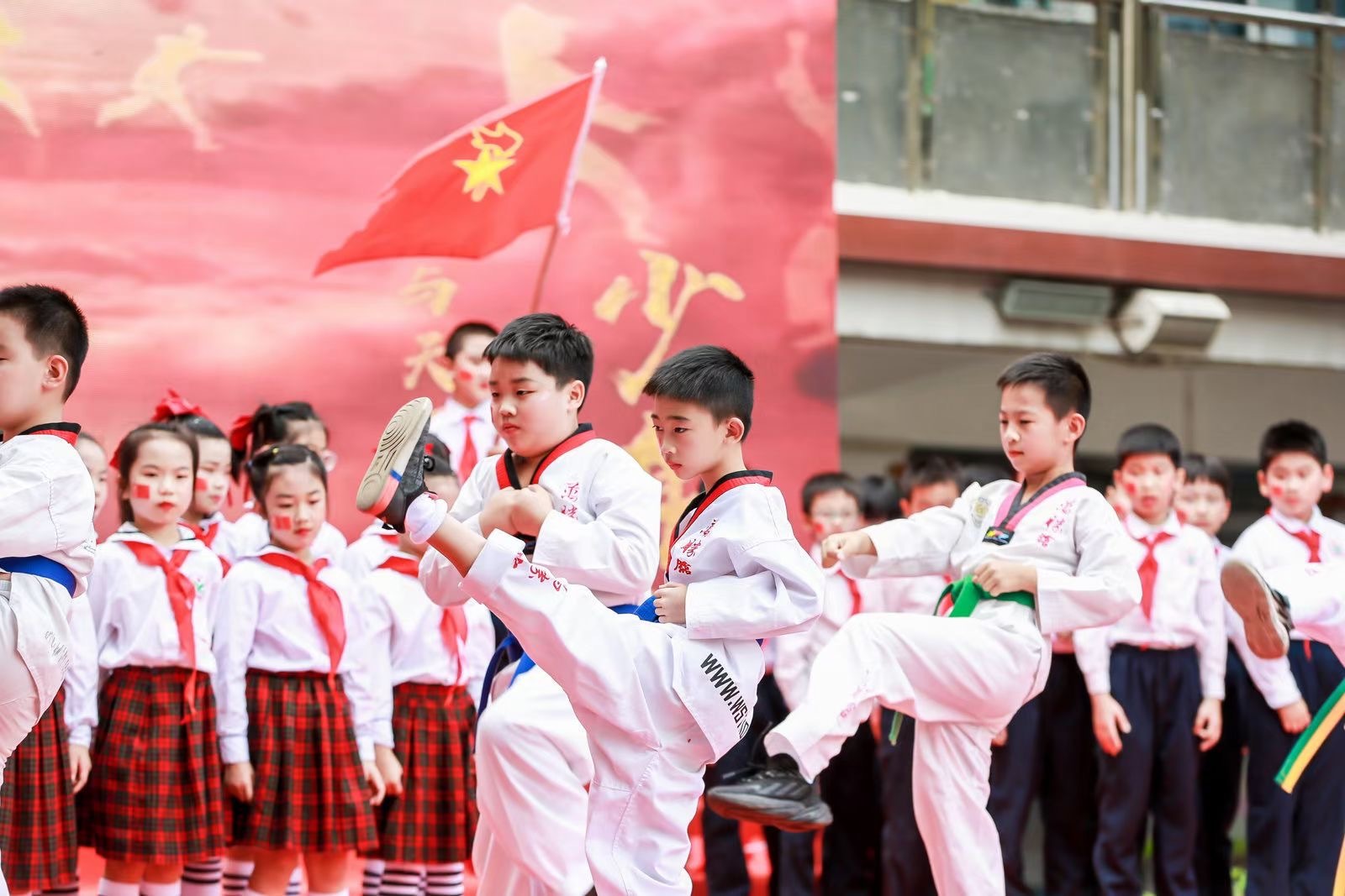 深圳市新秀小學體育藝術(shù)文化節(jié)圈粉無數(shù)(圖3) 深圳市新秀小學體育藝術(shù)文化節(jié)圈粉無數(shù)(圖3)