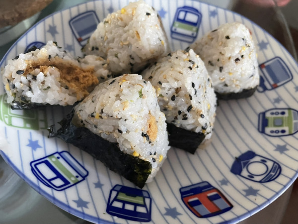 日本飯團的做法,日本飯團的做法和配料