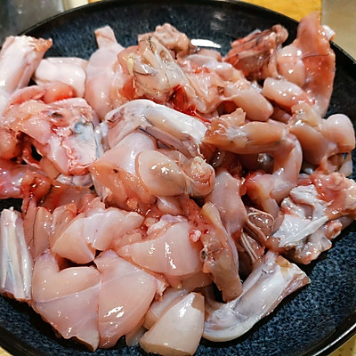香辣牛蛙做法（好吃又下饭的懒人版香辣牛蛙）