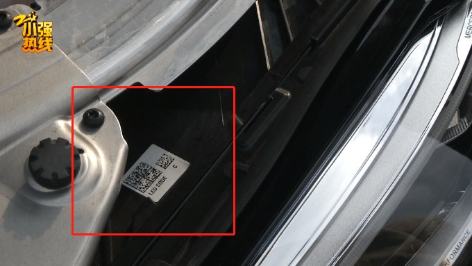 浙江一女子奔驰开了半年，突然发现少了一样重要的东西！4S店：确实应该有