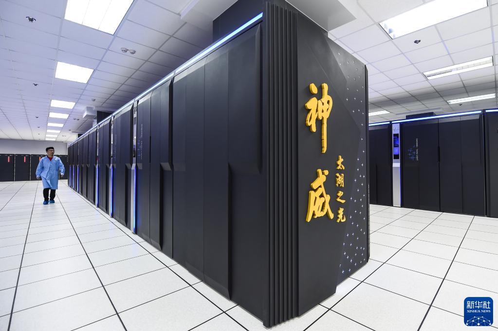 “时与势在我们一边”——以习近平同志为核心的党中央推动增进中国经济发展新优势述评