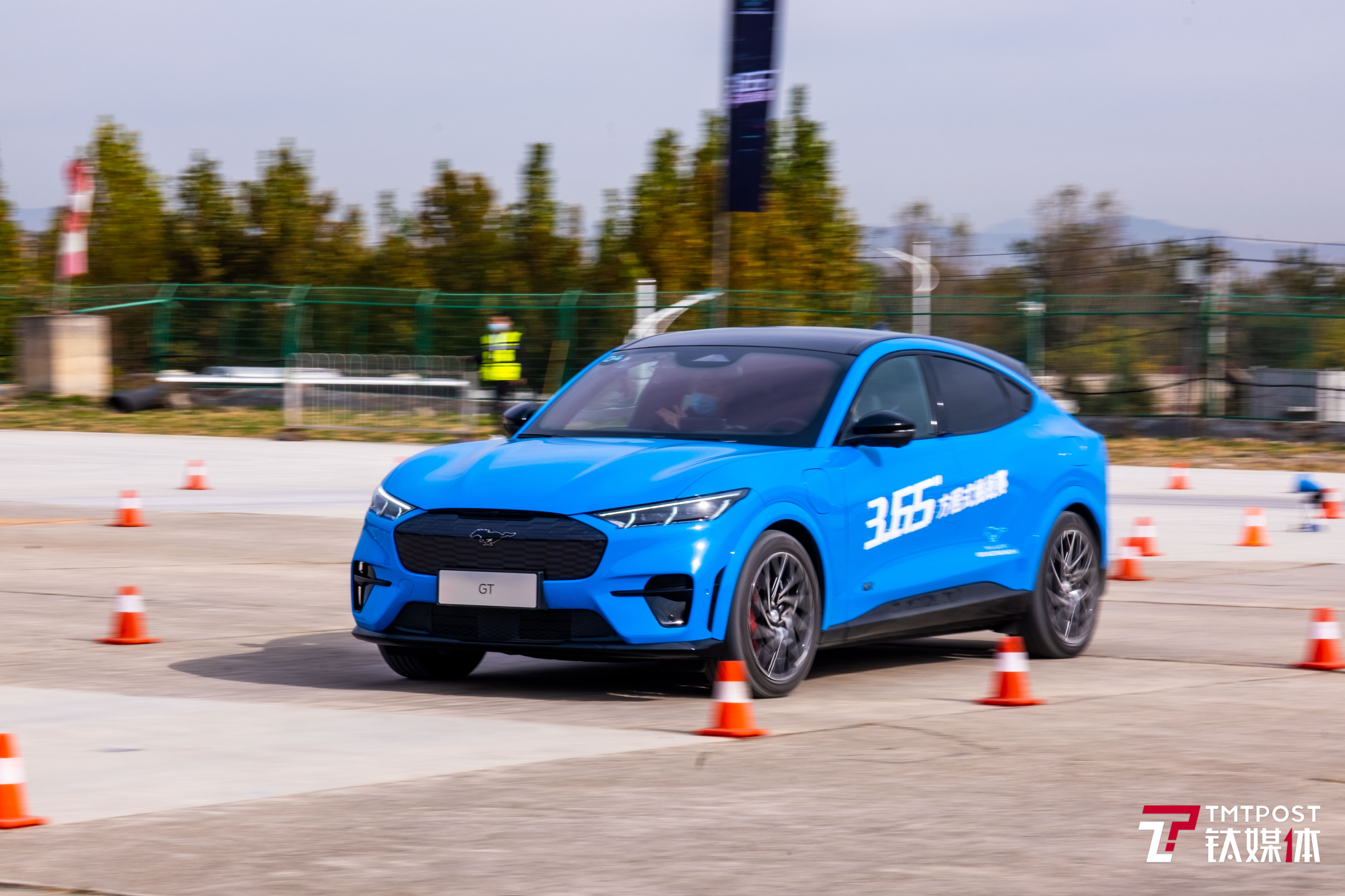 福特mustangmache试驾这台野马电味儿十足