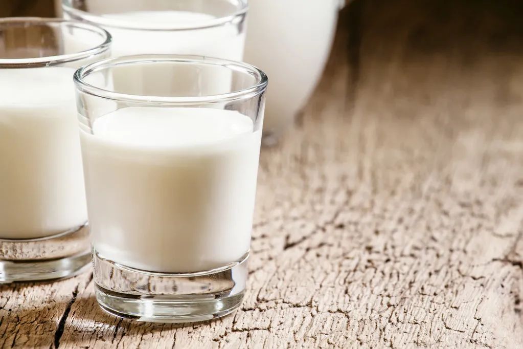 喝牛奶有“6錯誤2禁忌”，別再犯了！ 把營養都浪費了