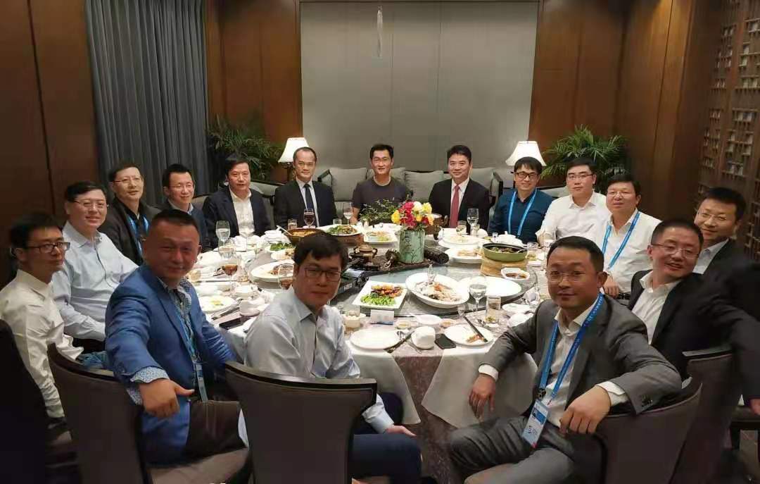 夫妻亲密关系中的身体接触技巧与沟通方法