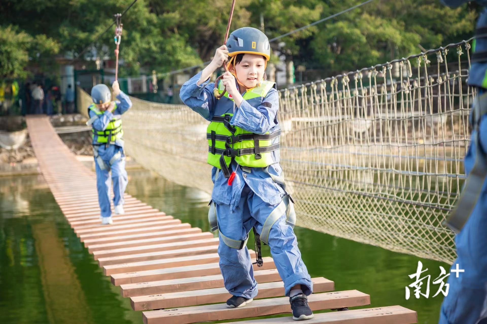 “红领巾研学行”做些啥？深圳这个少先队在德育基地感受红色精神