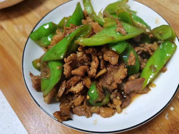 肉炒青椒的家常做法(鲜味无敌的青椒炒肉片)