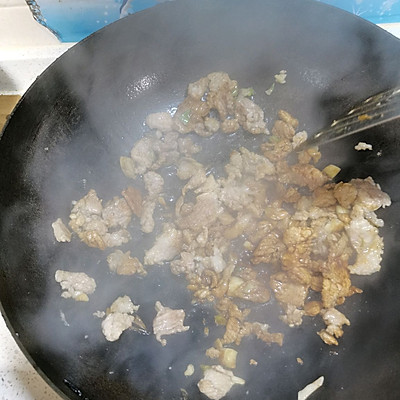 肉炒青椒的家常做法(鲜味无敌的青椒炒肉片)
