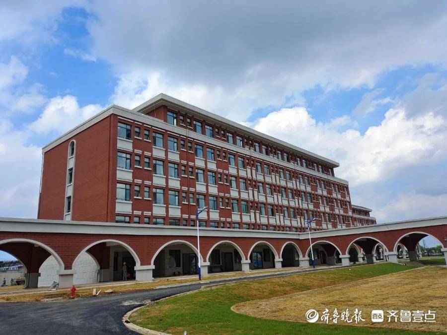 福山區(qū)懿榮中學正式亮相新學期(圖3) 福山區(qū)懿榮中學正式亮相新學期(圖3)