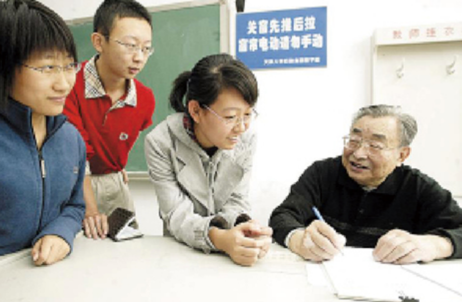 一生都在研制百姓用得起的好药！今天，怀念这位天大院士！