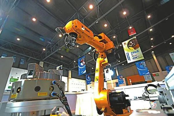 未来：中国将拥有“两个高考”，中职生突围，上职校如何改变命运？