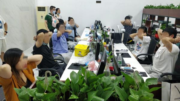 黑发方是真的吗（揭秘让白发变黑发的高价药方）