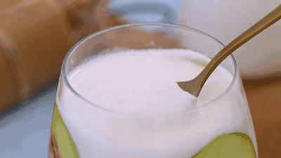 牛奶好还是酸奶好？原来有这个区别，这么喝更健康