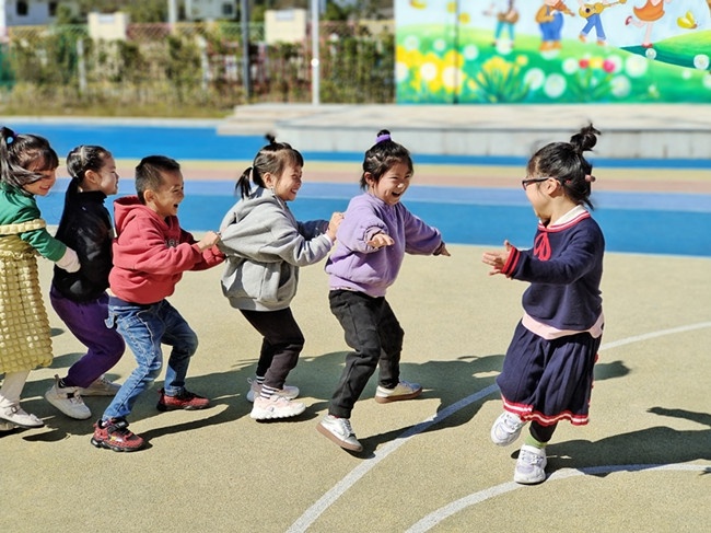 初冬里的野餐会——麻步镇第一幼儿园中班段开展户外实践活动