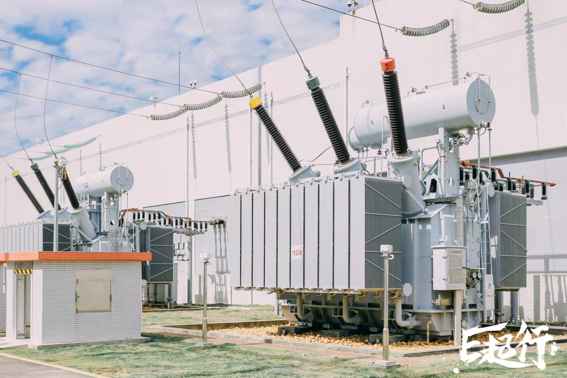 澳门用电靠机器人巡视？澳门青年如何创业？采风团到横琴了