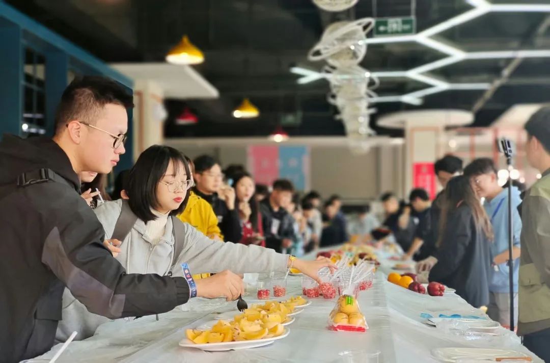 天（水）津（果）大学祝你红红“火”“火”，心想事“橙”！