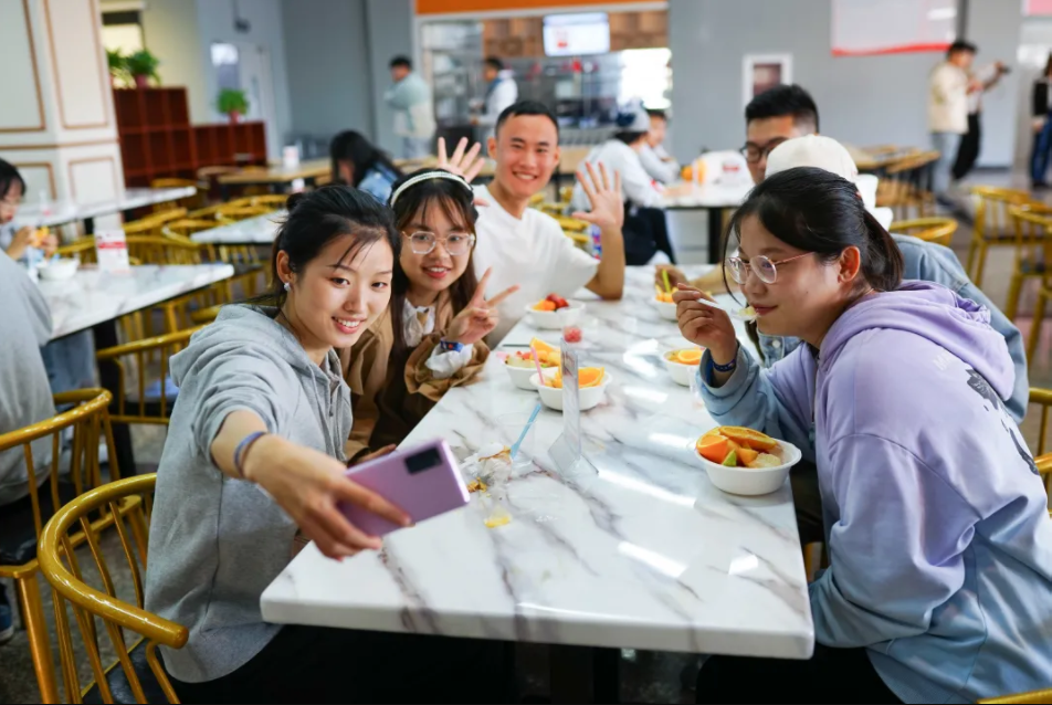 天（水）津（果）大学祝你红红“火”“火”，心想事“橙”！
