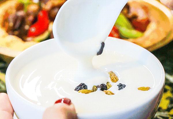 牛奶好还是酸奶好?原来有这个区别,这么喝更健康