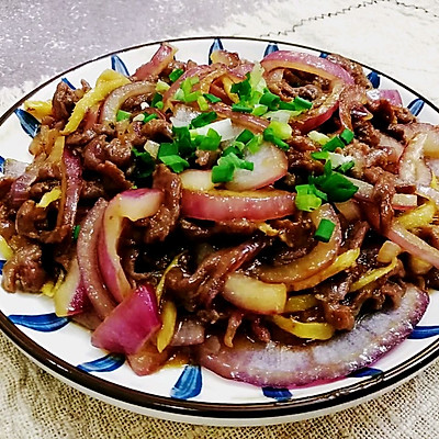 牛肉丝炒什么菜（超经典的3分钟温暖快手菜）