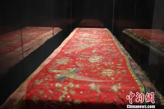 东西问丨白芳：广绣为何被称为“中国给西方的礼物”？