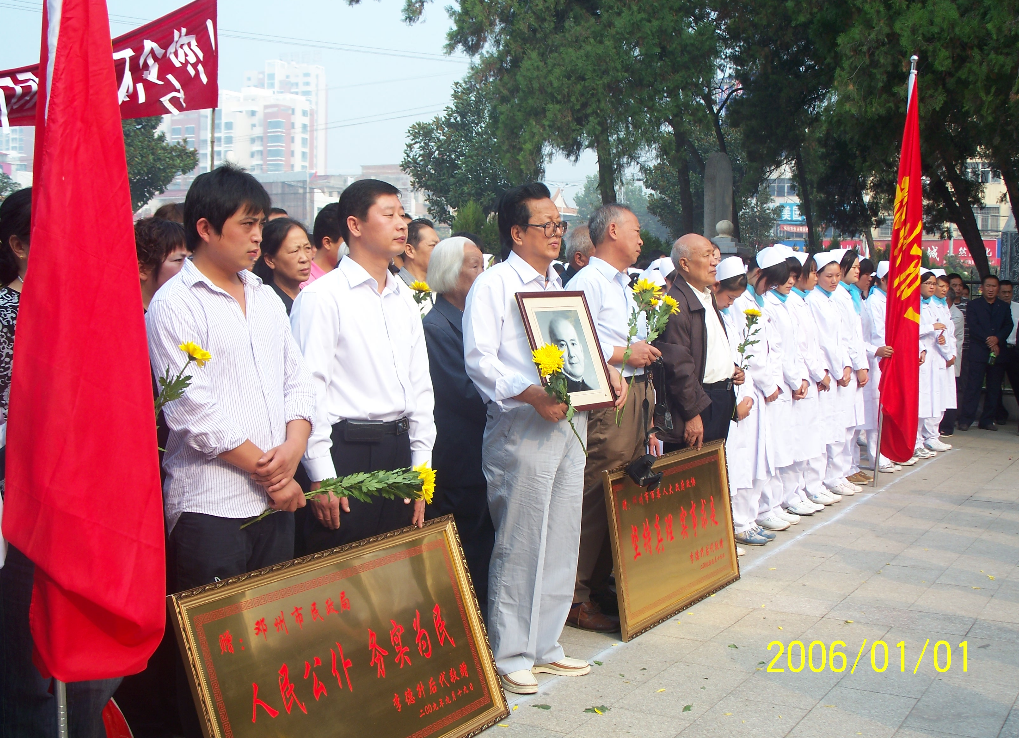 一个家庭，五代育人，教鞭在他们手中稳稳相传