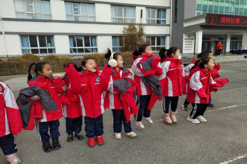 清河區(qū)第二小學(xué)舉行冬季長跑比賽(圖3)